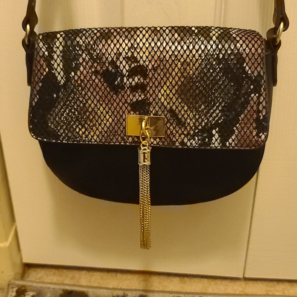 Black crossbody with snake print details